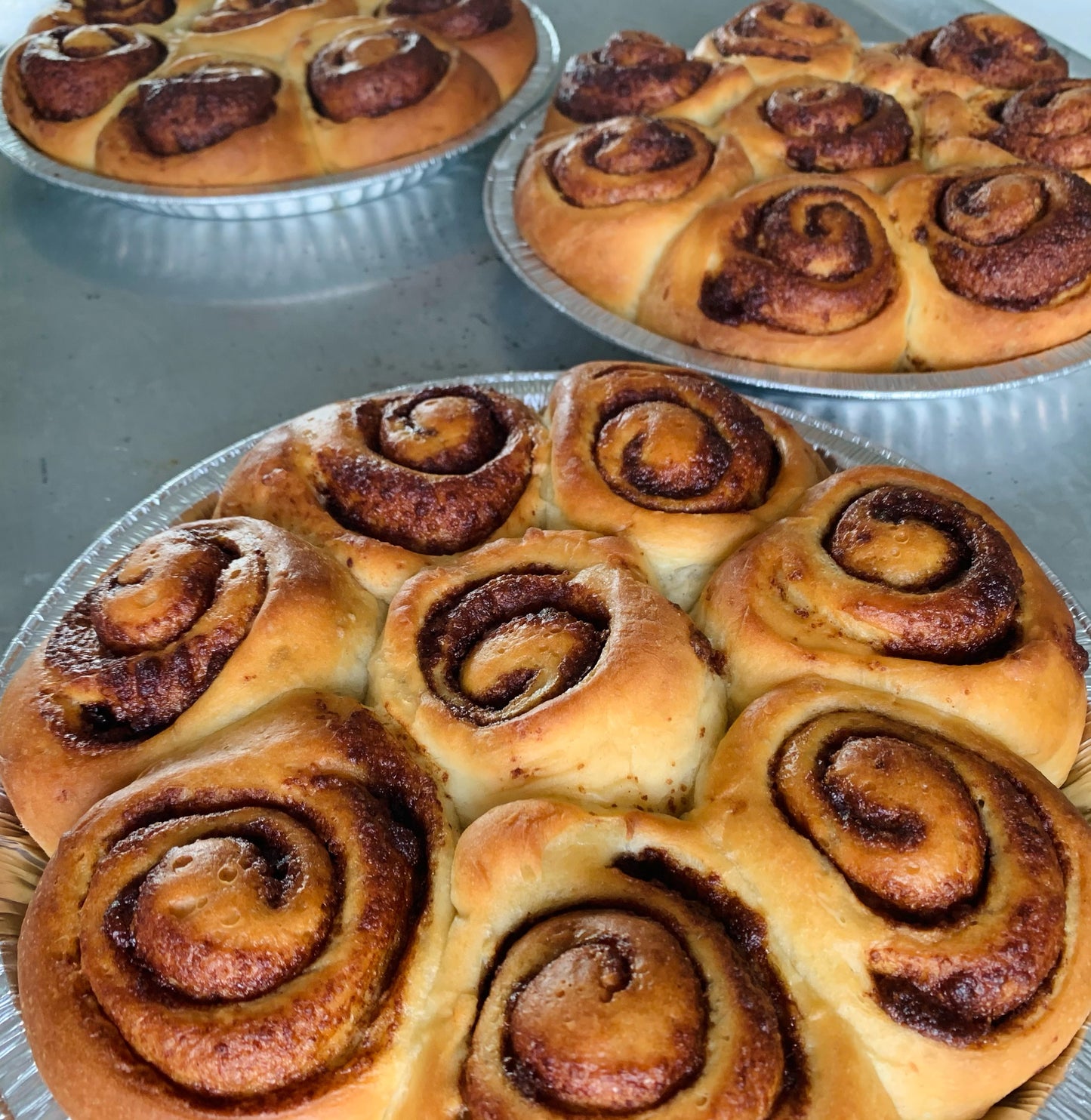 Glazed Cinnamon Rolls (Rolos de Canela com cobertura)