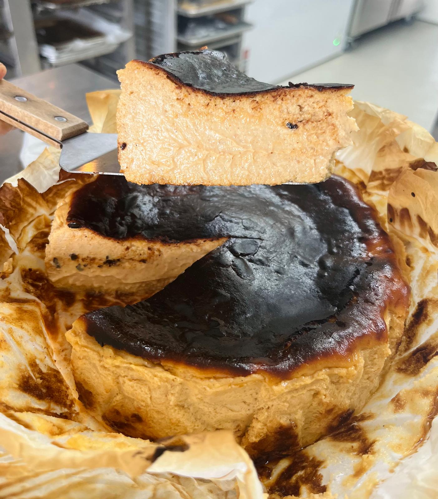 Pumpkin Basque Cheesecake (Cheesecake Basco de Abóbora)